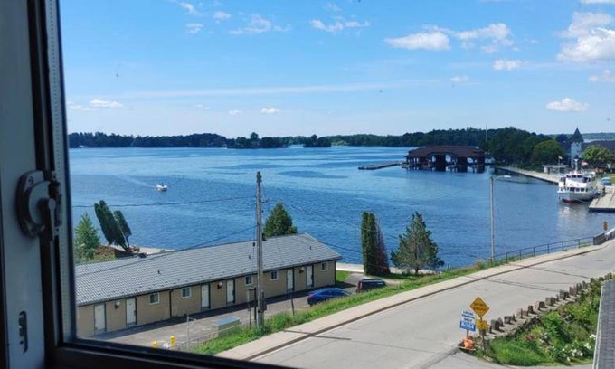 Gananoque Bed & Breakfast | 74 m² Bed and breakfast ∙ 4 guests