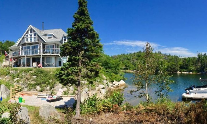 Halifax County Apartment | 77 m² Apartment ∙ 2 bedrooms ∙ 7 guests