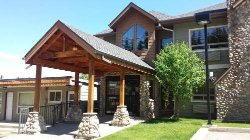 Elkwater Cabin | 79 m² Lodge ∙ 2 bedrooms ∙ 6 guests