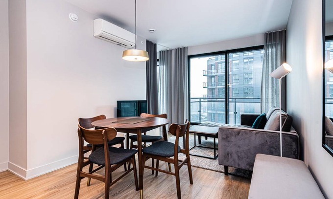 Griffintown Apartment | 79 m² Serviced apartment ∙ 5 guests