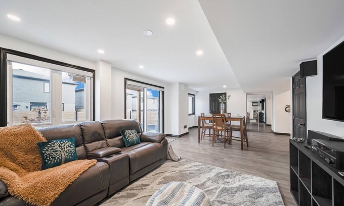 Beamsville Apartment | A Cozy Retreat: Home away from Home 🏕