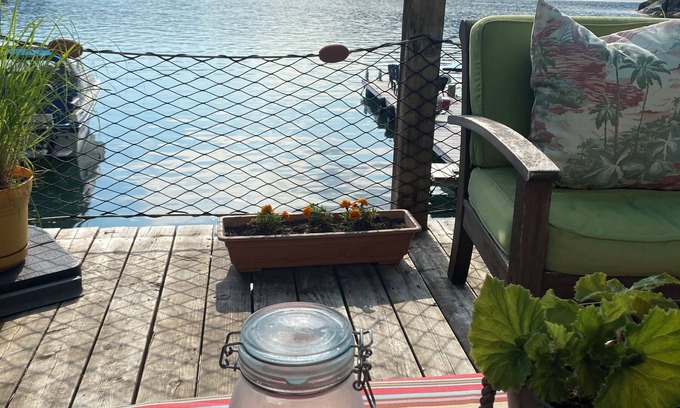 Tuwanek Cabin | A Peaceful Retreat just minutes from Sechelt