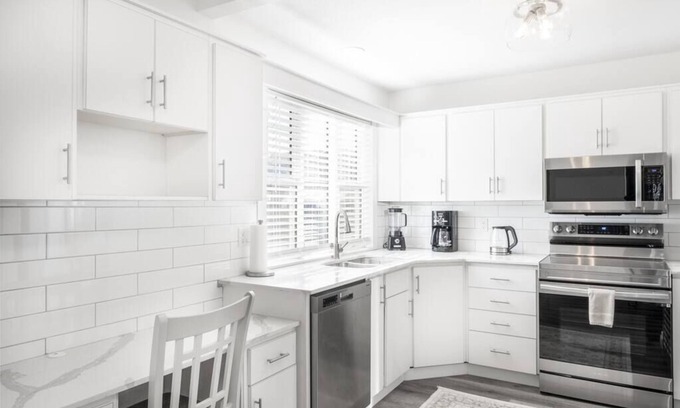 Okanagan-Similkameen House | Alexander Beach House Okanagan