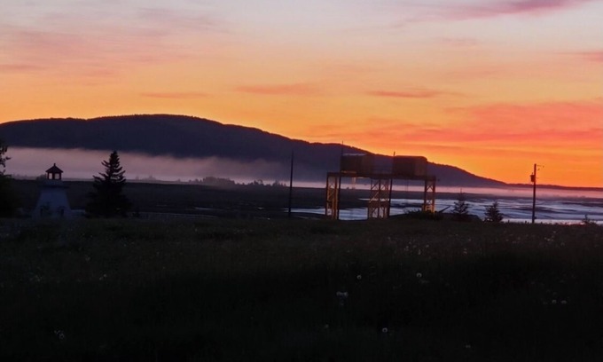 Harvey Bed & Breakfast | Amazing Waterviews Fundy’s Lighthouse Cottage B&B & Lost Lobster Room