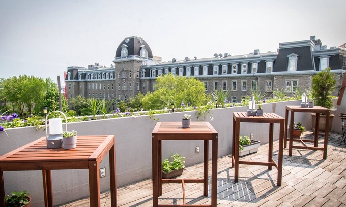 Quartier des Spectacles Hostel | Auberge du Plateau - Hostel