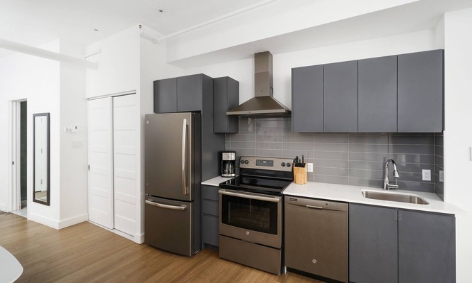 Quartier des Spectacles House | BAKAN - Gem in the city : MODERN loft in Old Mtl/DT