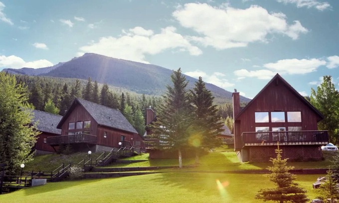 Canmore Condo | Banff Gate Mountain Resort 2BR Suite Saturday Check-In