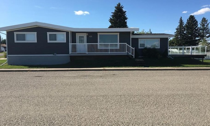 Cardston House | Beautiful Cardston Home main floor
