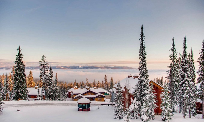 Big White Ski Resort Condo | Beautiful condo with private hot tub, balcony & mountain views - close to slopes