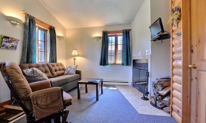 Val David Villa | Beautiful cottage in Val-David - Log house #4