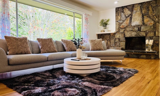 Cordova Bay House | Beautiful Home in Victoria, BC