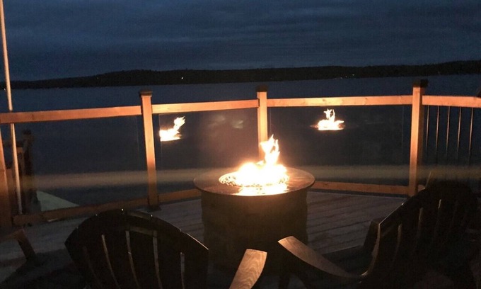 Utterson Cottage | Beautiful Lakefront Cottage on Mary Lake Huntsville, ON