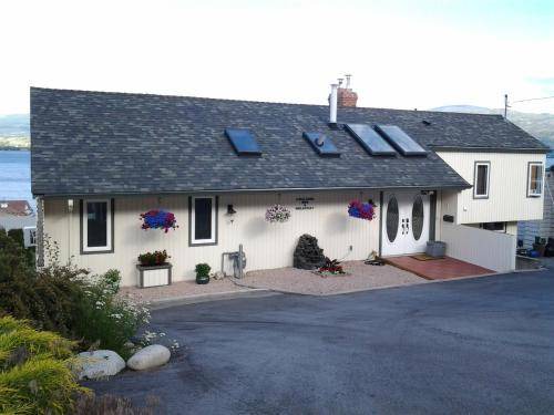 Lakeview Heights Bed & Breakfast | Bed and breakfast ∙ 2 guests