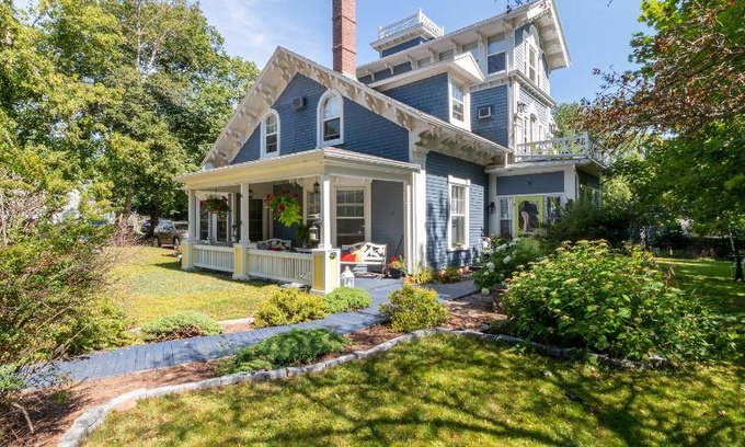 Charlottetown Bed & Breakfast | Bed and breakfast ∙ 2 guests