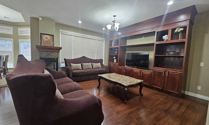 Symons Valley House | Big Family & Group-Friendly 9BR Home in NW Calgary