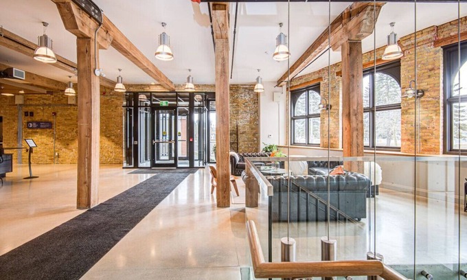 Stratford Apartment | Bradshaw Lofts: Le Bastille
