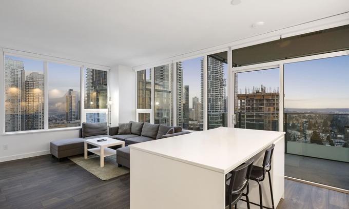 Metrotown Condo | Brand New Luxurious 2 Bedroom Condo at Metrotown