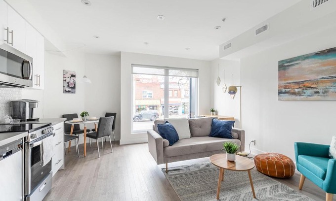 High Park-Swansea Apartment | BRAND NEW - Upscale 3BR Apartment - Steps from High Park!