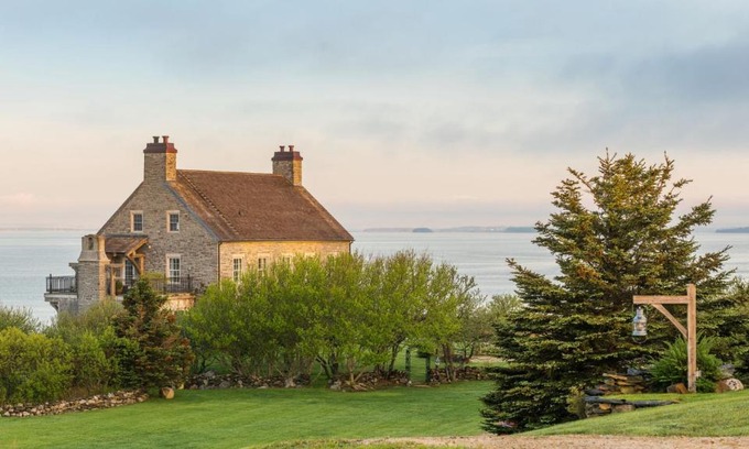 Blandford Villa | Breathtaking Chateau with 192â of oceanfront