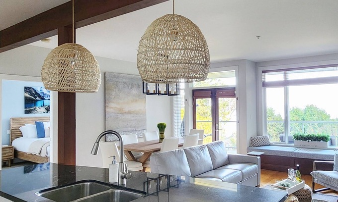 Regional District of Nanaimo Apartment | Breathtaking Oceanview Oasis in Vancouver Island 1 min walk to Rathtrevor Beach