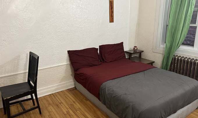 Cote-Des-Neiges—Notre-Dame-De-Grace Resort | Private room ∙ 2 guests