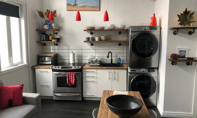 Cabbagetown Apartment | Cabbagetown loft apt.