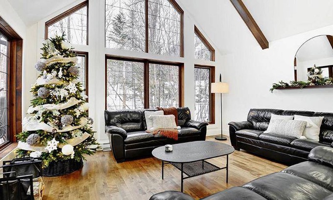 Stoneham Ski Chalet | Chalet ∙ 5 bedrooms ∙ 16 guests