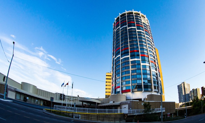Downtown Edmonton Hotel | Chateau Lacombe Hotel