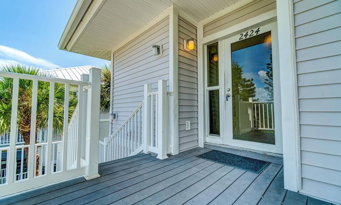 Palm Island Villa | Comfortable villa with unobstructed view of the Gulf on Resort, C2424B