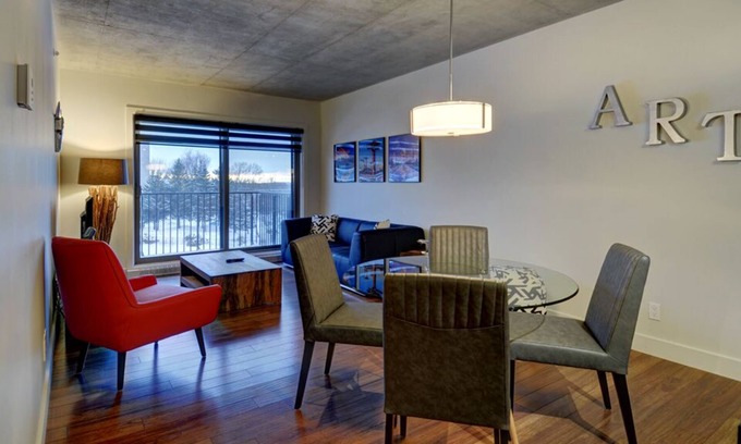 Cite-Universitaire Apartment | Corporate Stays | La Garde | Modern 2BR