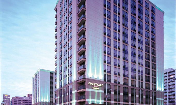 Church and Wellesley Hotel | Courtyard by Marriott Downtown Toronto