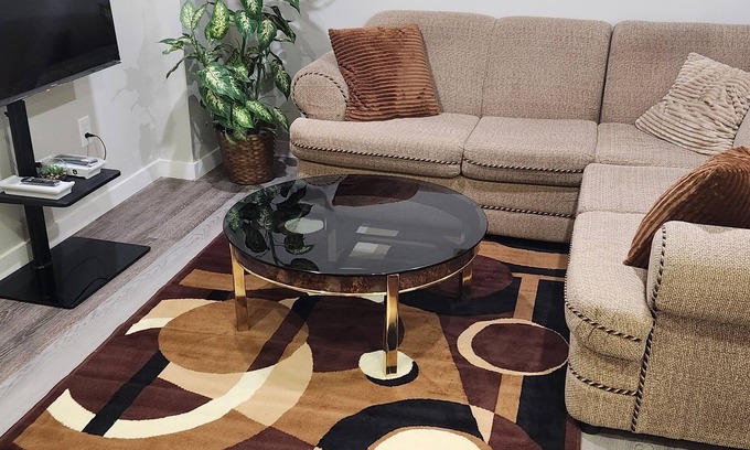 Transcona House | Cozy 2 Bedroom Suites in Transcona