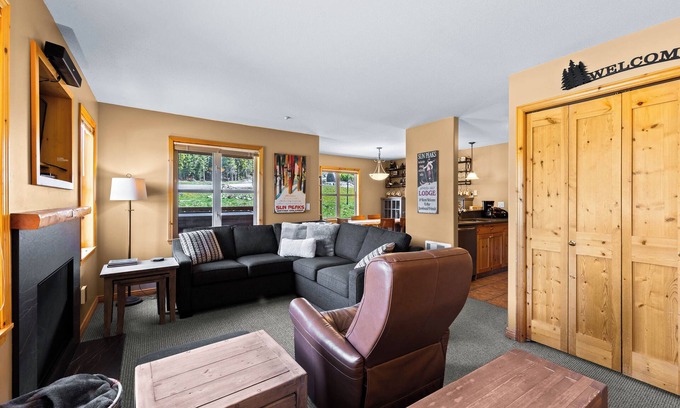 Sun Peaks Condo | Cozy Condo Close to Village | Access to Ski-Out Trail | Private Hot Tub | Fireplace
