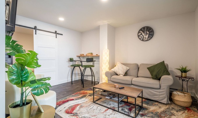 Bedford Apartment | Cozy Fully-Equipped 2 Bedroom Suite
