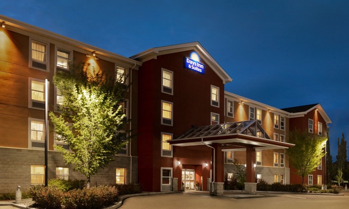Sherwood Park Hotel | Days Inn & Suites by Wyndham Sherwood Park Edmonton