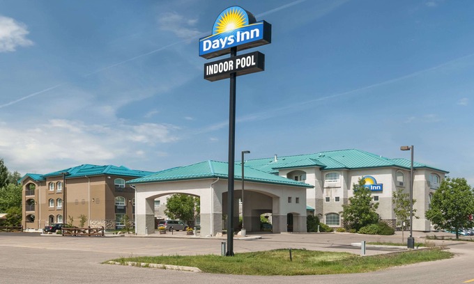 Brandon Hotel | Days Inn & Suites by Wyndham Brandon