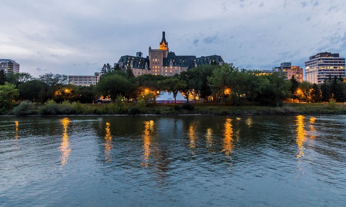 Saskatoon Downtown Hotel | Delta Hotels by Marriott Bessborough