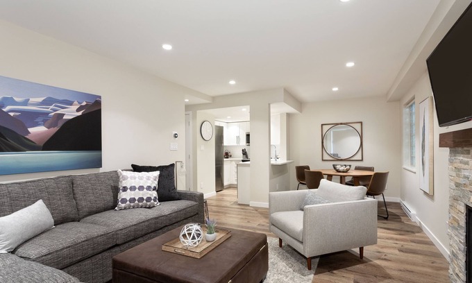 Village North Hotel | Designer Condo close to lifts. Large pool & hot tub, free wifi & secure parking