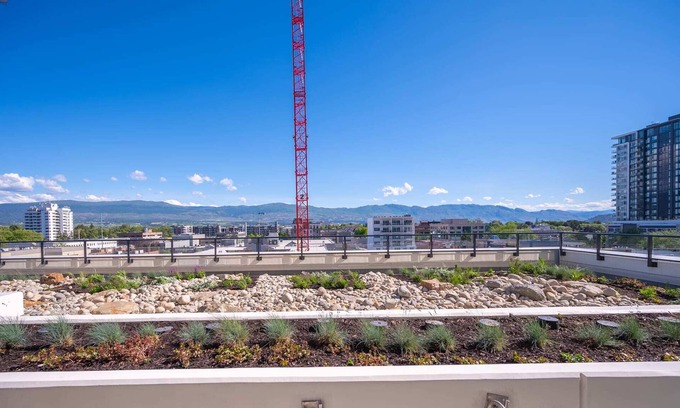 Downtown Kelowna Condo | Downtown Lake-view 1 bedroom Condo in Kelowna