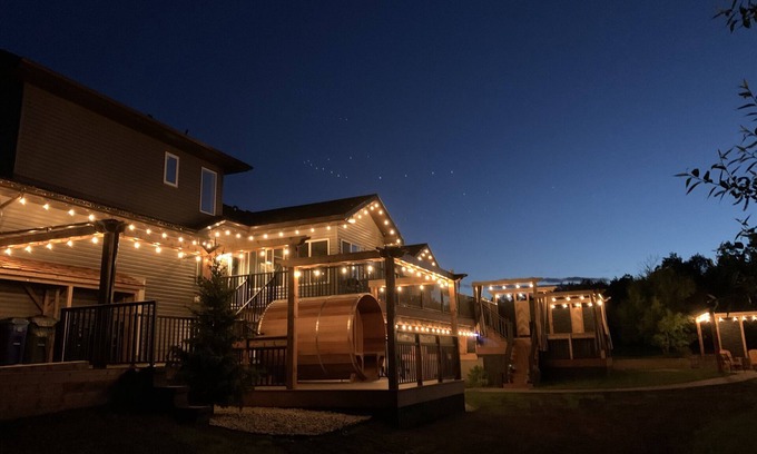 Sherwood Park House | Dragonfly Inn, Loft Suite with private entrance.