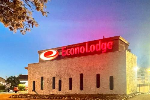 Banff Trail Cabin | Econo Lodge Motel Village