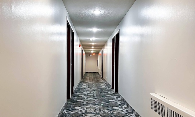 Banff Trail Hotel | Econo Lodge Motel Village