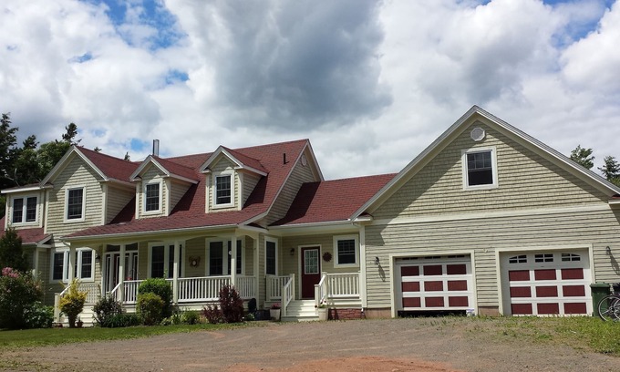 Gaspereaux House | For family or romantic getaways, or a retreat, this beautiful space awaits you