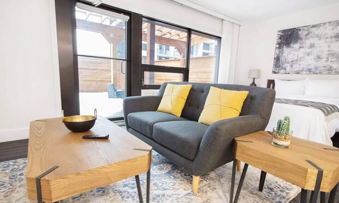 Downtown Winnipeg Apartment | Free Parking, Private Patio, Laundry and Wi-Fi!
