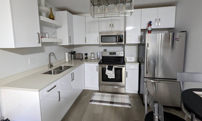 Guildford House | Furnished 1 room suite w/ private entrance