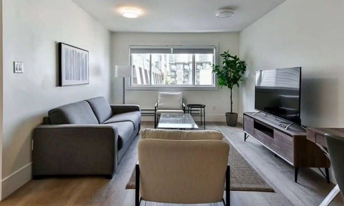 Surrey Apartment | Gateway Furnished Apartments Suite Twelve