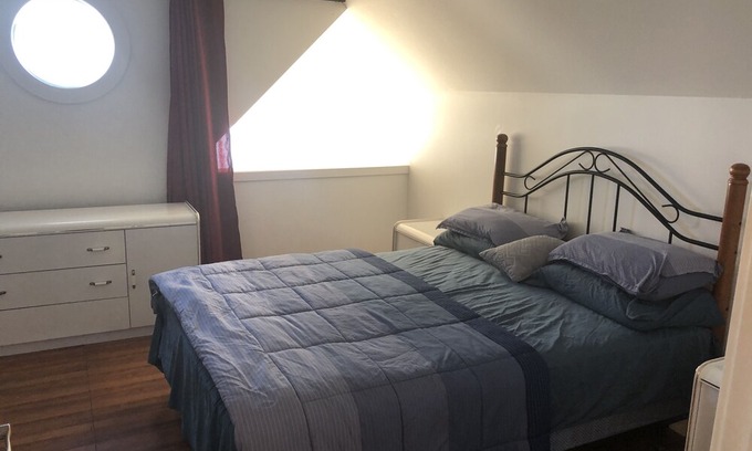 Central Okanagan House | Georgeous Lake Views - 3 Bedroom Cottage at La Casa Resort