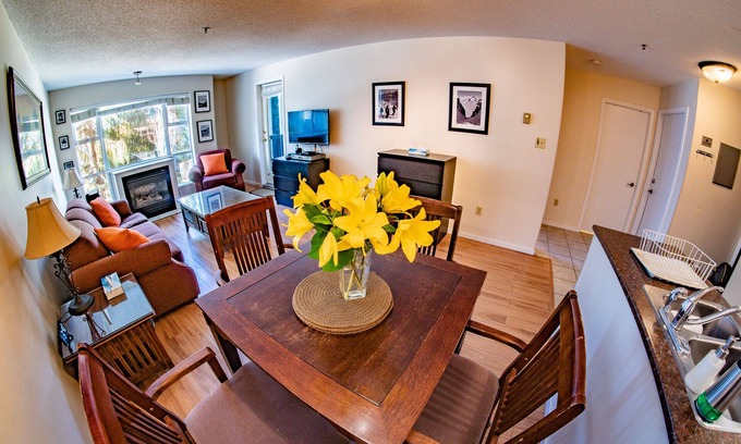 Blackcomb Apartment | Glacier Lodge 205 - Ski in Ski out, Common Pool & Hot Tub