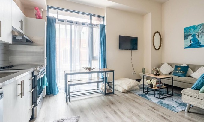 Central Hamilton Condo | GLOBALSTAY. Modern Light 1BD Apt in DT Hamilton. Free Parking