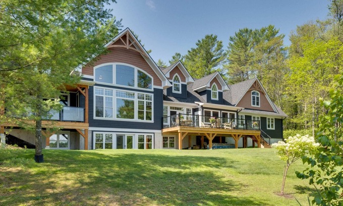 Gravenhurst House | Golden Dream on Lake Muskoka